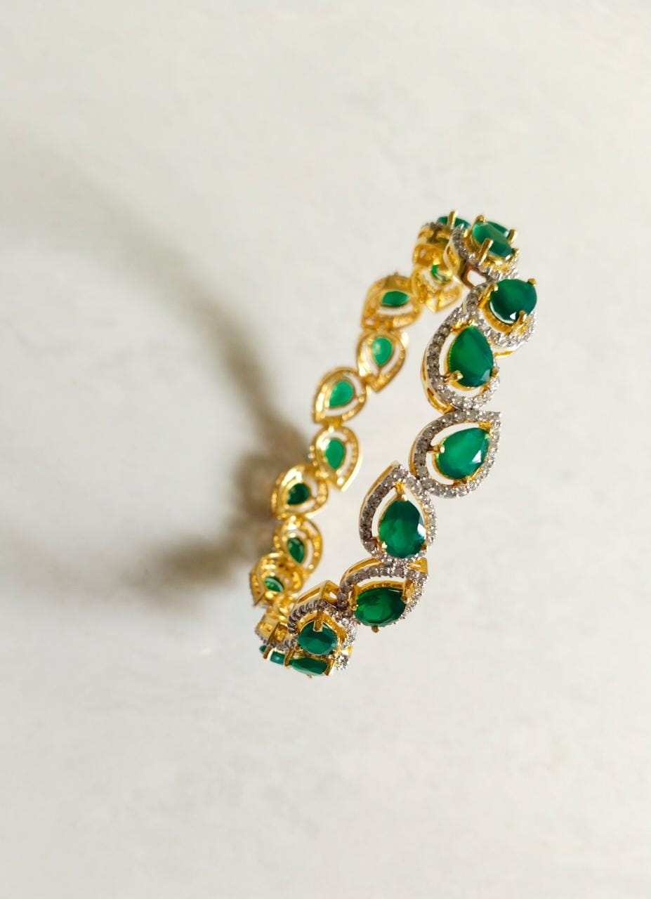 Vamkshi Emerald Bangles